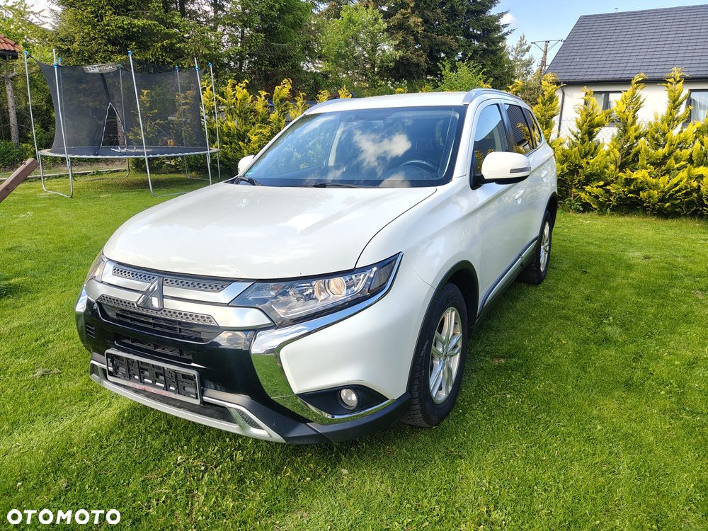 Mitsubishi Outlander - 1