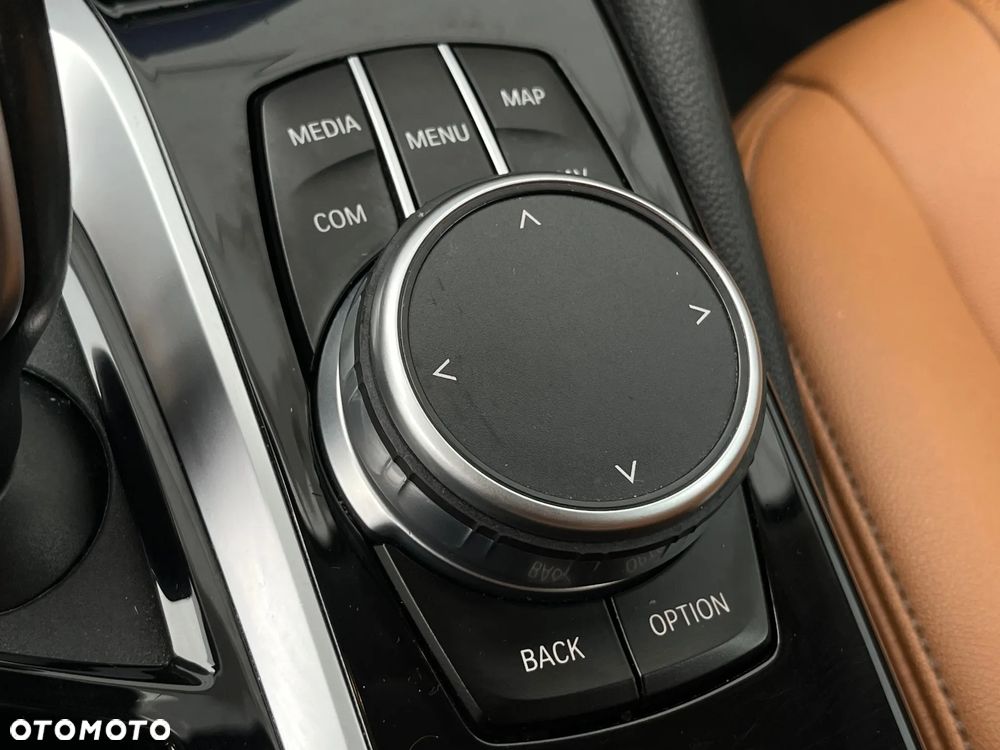 BMW Seria 5 520d xDrive Luxury Line - 26