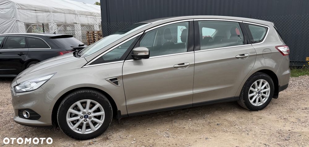 Ford S-Max - 12