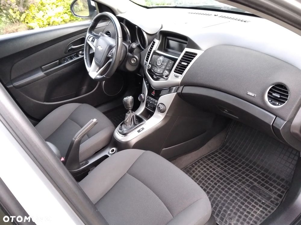 Chevrolet Cruze 1.6 LT - 21