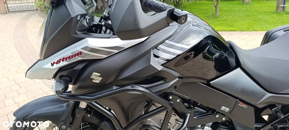 Suzuki V-STROM - 35