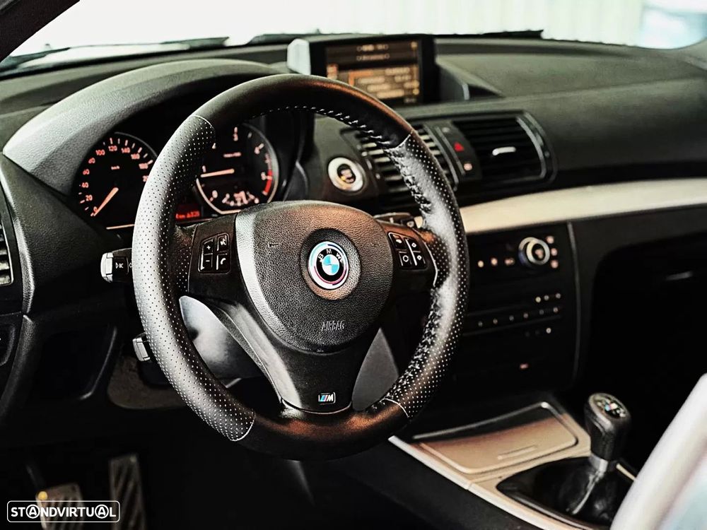 BMW 118 d Pack M - 23