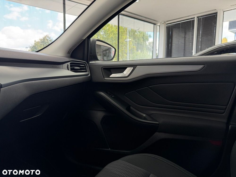 Ford Focus 1.0 EcoBoost Trend - 26