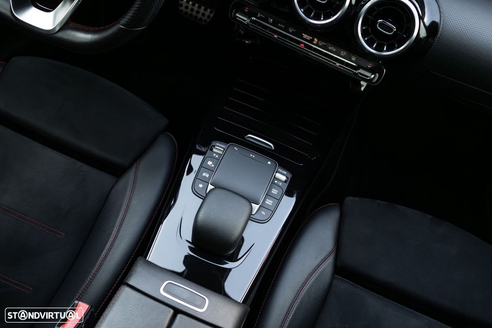 Mercedes-Benz A 250 e AMG Line - 21