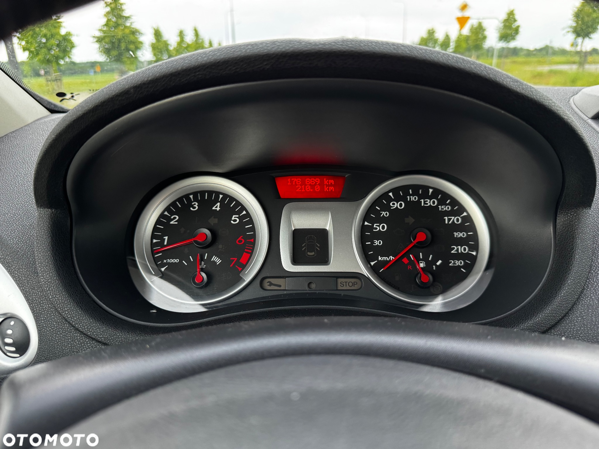 Renault Clio 1.2 16V Authentique - 15