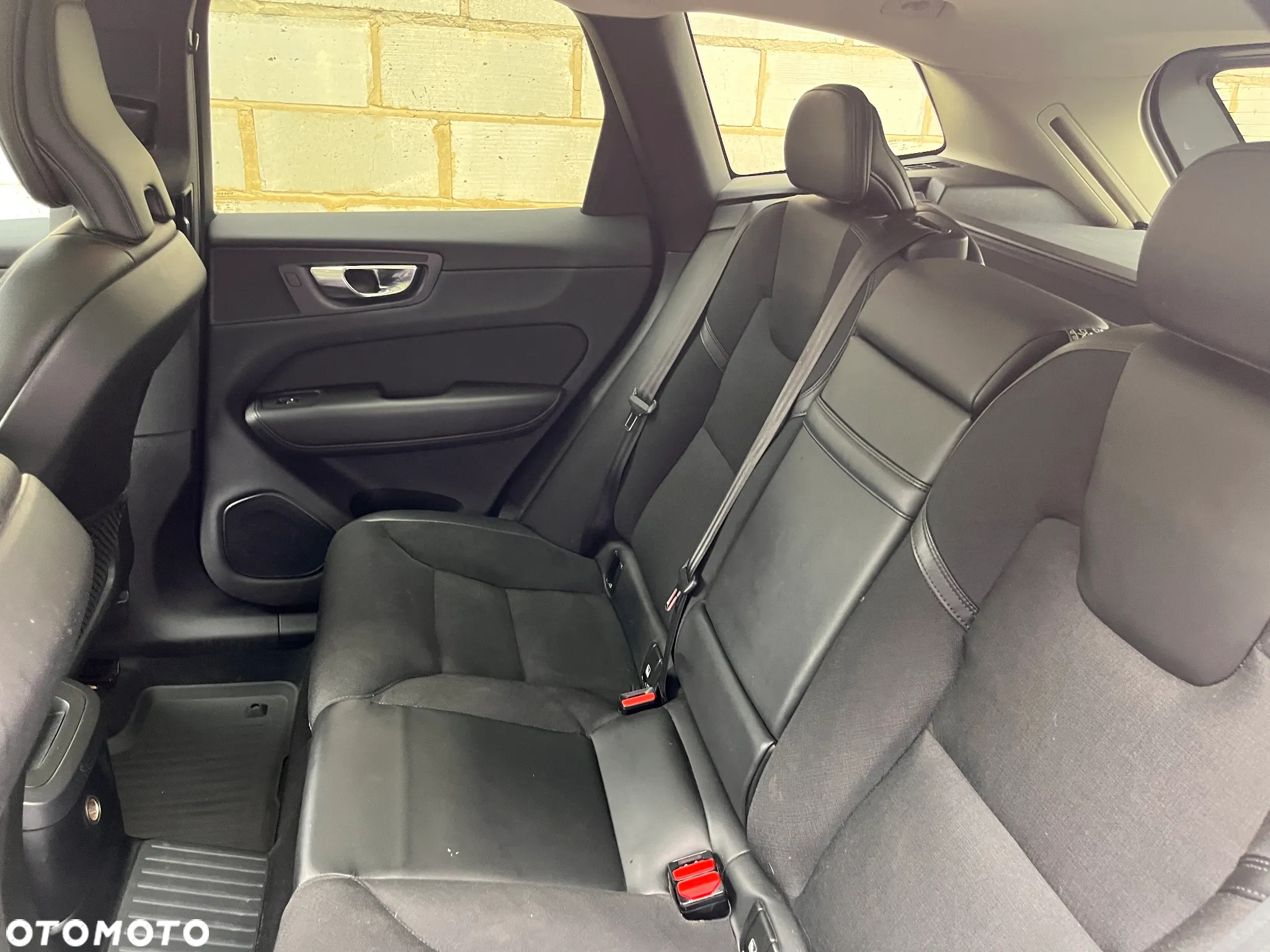 Volvo XC 60 T8 Twin Engine AWD Geartronic Momentum - 16