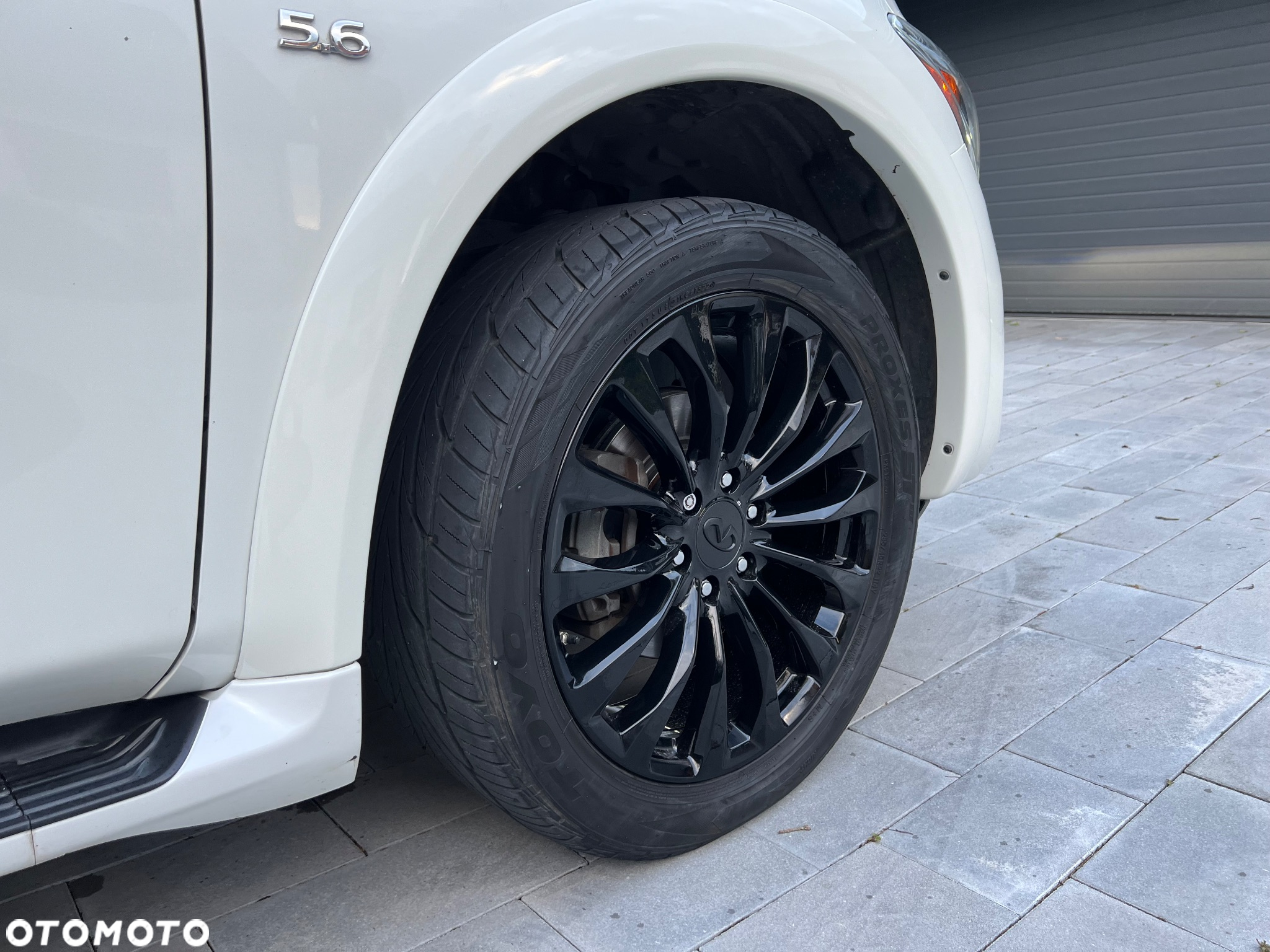 Infiniti QX80 - 9