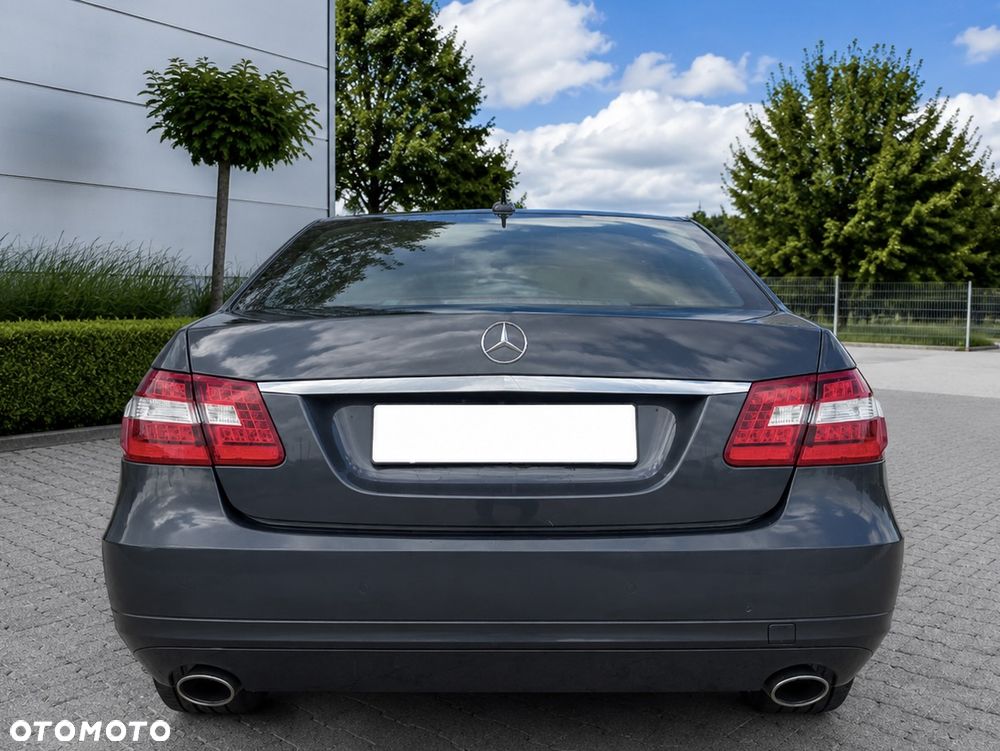 Mercedes-Benz Klasa E 300 CDI BlueEff - 4