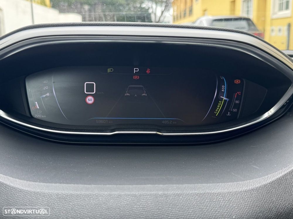 Peugeot 5008 1.2 Hybrid Allure Pack e-DCS6 - 17