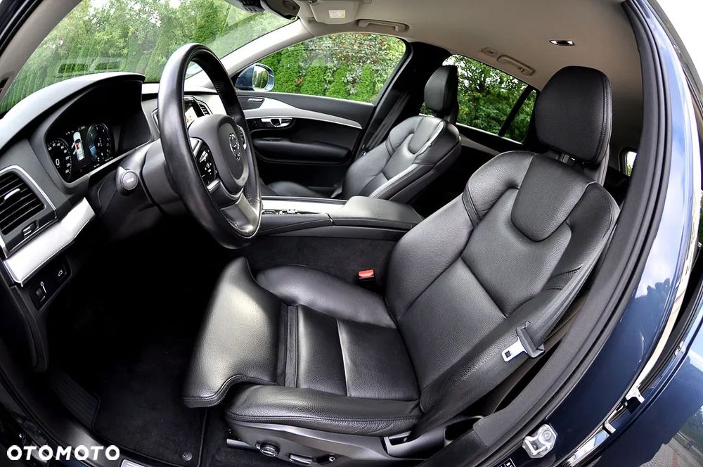 Volvo XC 90 B5 D AWD Geartronic Momentum Pro - 17