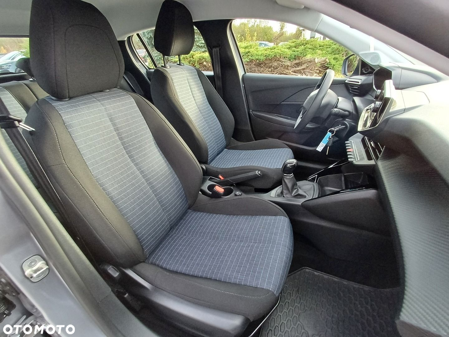 Peugeot 208 1.2 PureTech Like S&S - 12