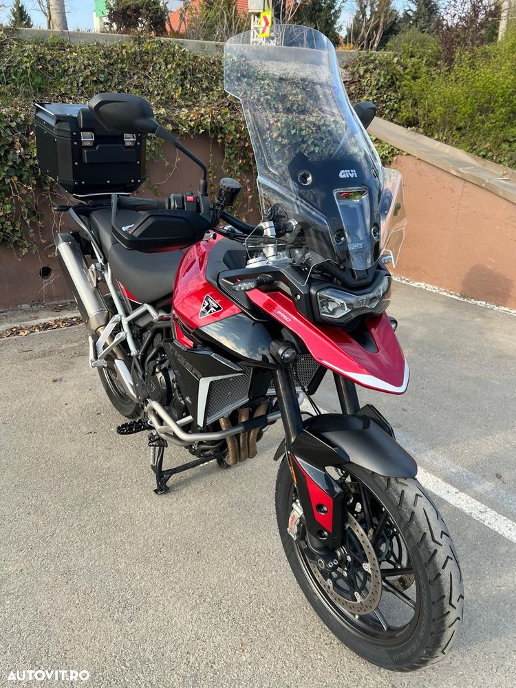 Triumph Tiger 900 - 12