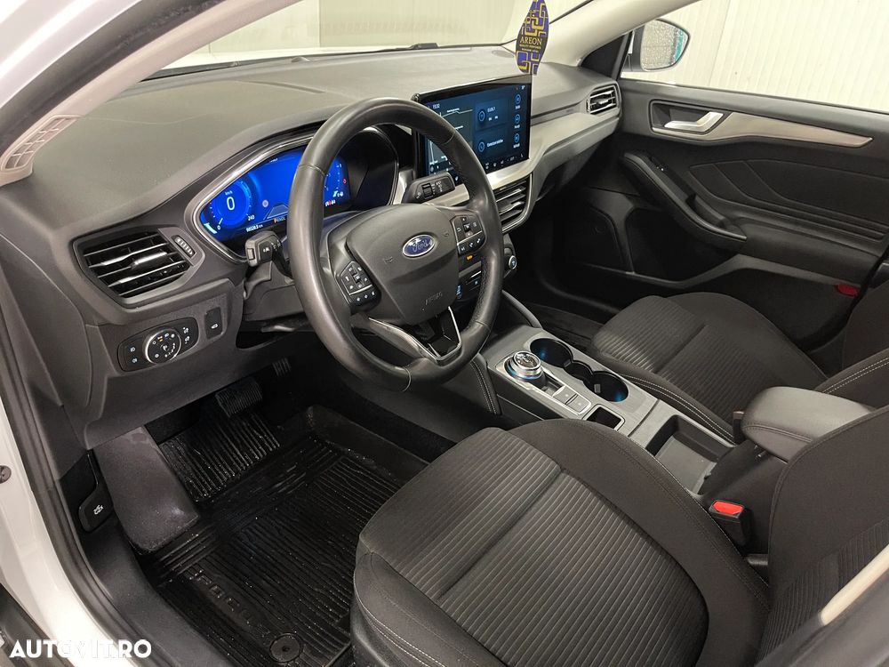 Ford Focus 1.5 EcoBlue 8AT Titanium - 6