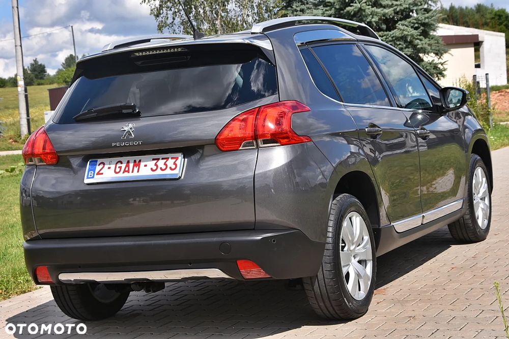 Peugeot 2008 1.2 Pure Tech Allure S&S - 7