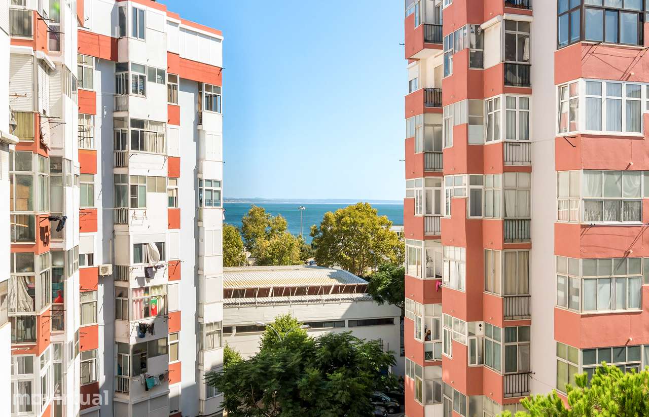T1 Remodelado e Mobilado | 5 min da Praia | Paço de Arcos - Grande imagem: 2/23
