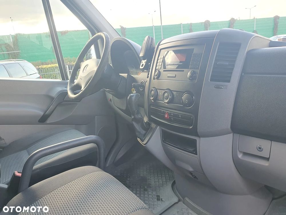 Mercedes-Benz Sprinter - 10