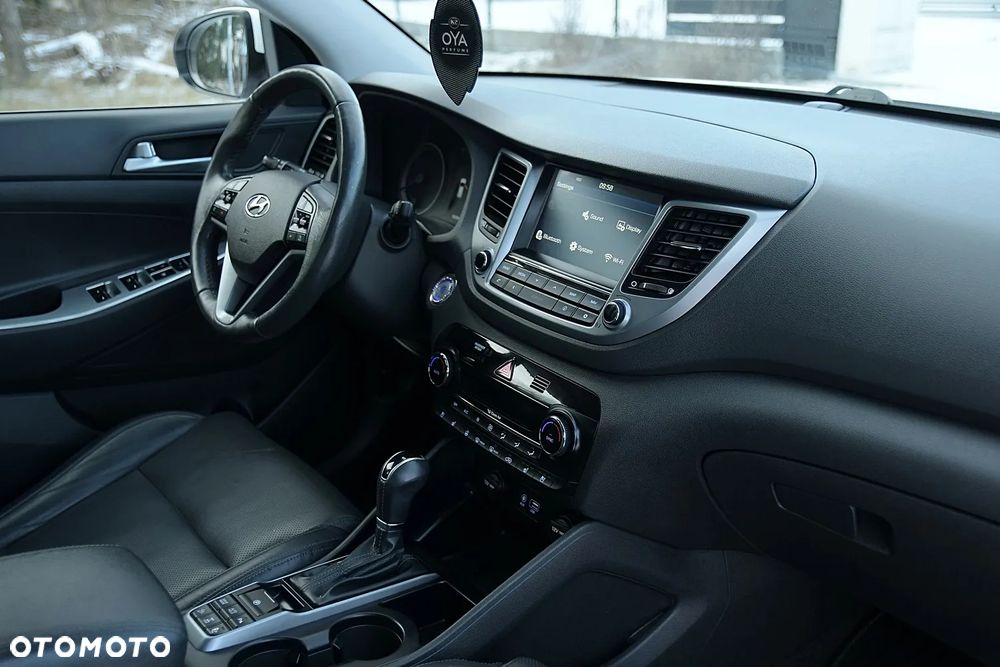 Hyundai Tucson 2.0 CRDI 4WD Automatik Premium - 23