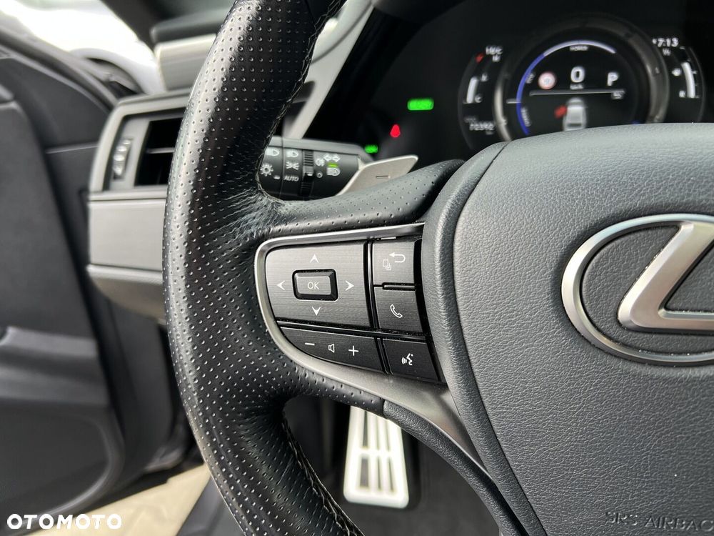 Lexus ES 300h F Sport Edition - 13
