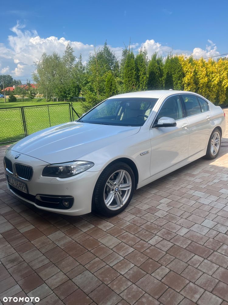 BMW Seria 5 528i xDrive Luxury Line - 2