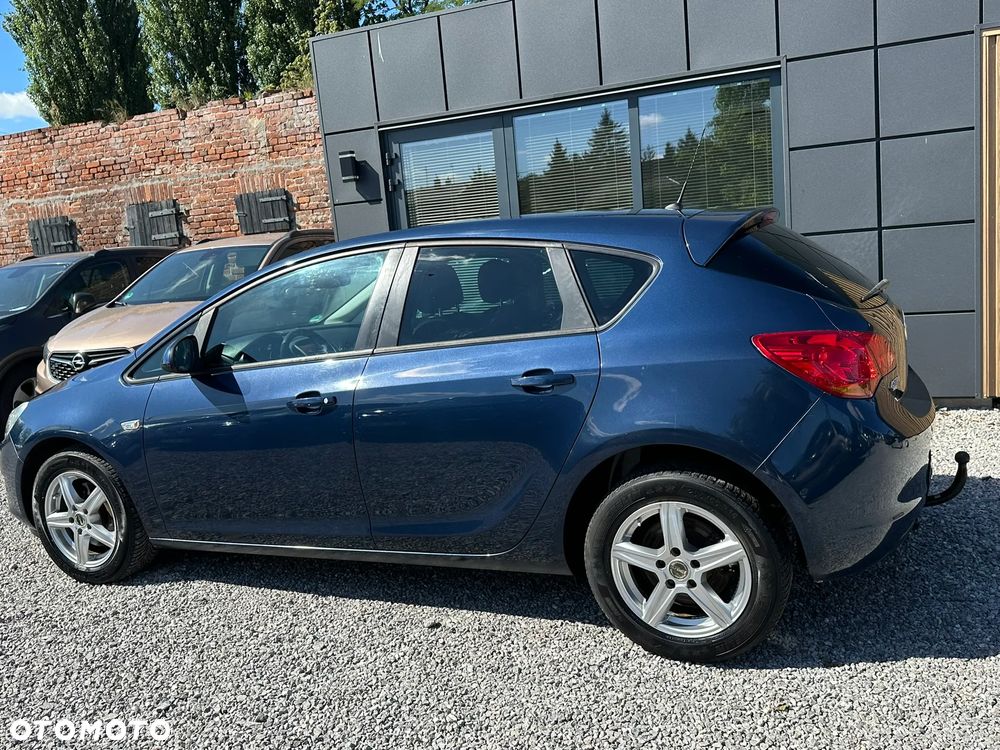 Opel Astra 1.7 CDTI DPF ecoFLEX TourerStart/Stop 150 Jahre - 8