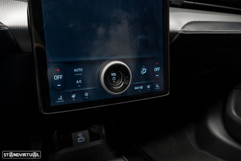 Ford Mustang Mach-E Premium AWD - 24