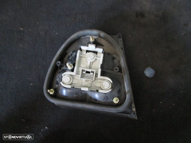 Farol Tras 7798157 LANCIA DELTA 1994 5P DRT - 2
