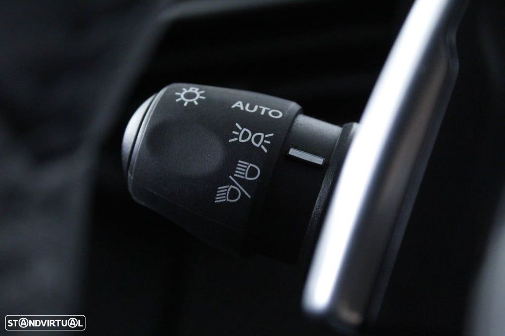 Peugeot 208 1.2 Hybrid Allure e-DCS6 - 25