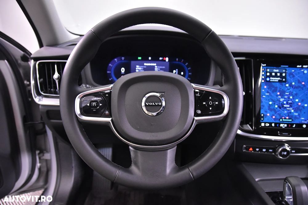 Volvo S60 B4 MHEV AT Plus Dark - 16