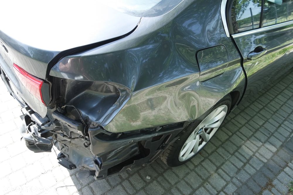 BMW Seria 3 318d Luxury Line - 13
