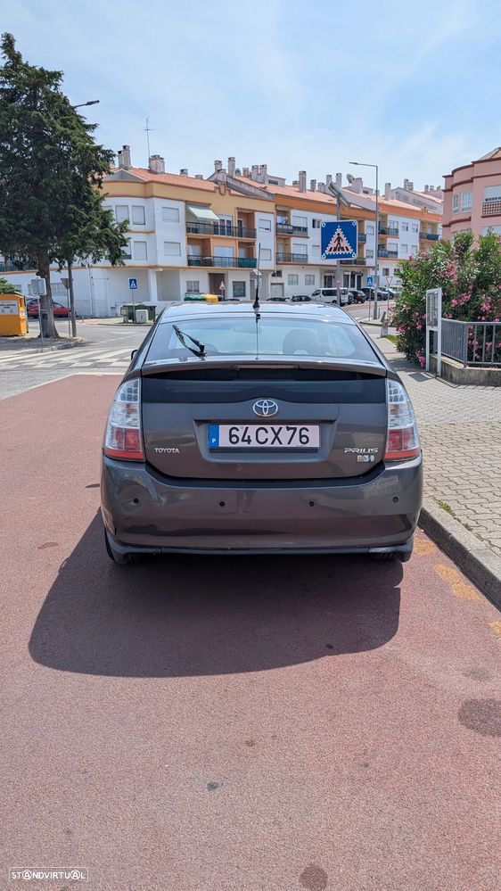Toyota Prius 1.5 VVT-i HSD Sol - 6