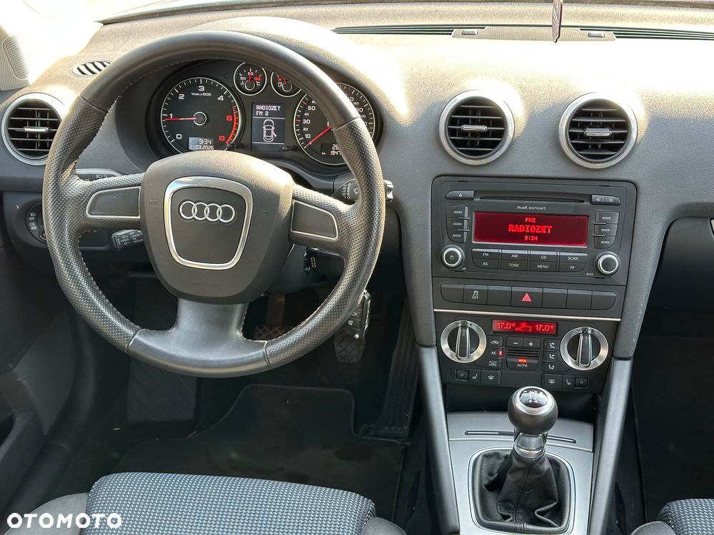 Audi A3 Sportback 1.6 TDI DPF S line Sportpaket - 17