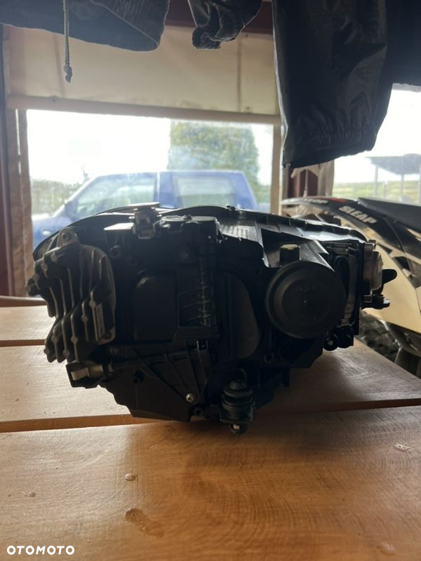 VW Golf Sportsvan 517941773 Bi-Led lewa strona - 4