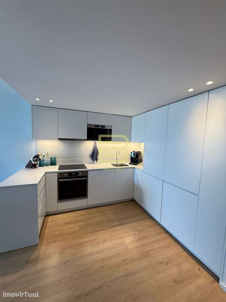 Apartamento T2, com varanda na Rua Pinto Bessa, Porto - Grande imagem: 3/11