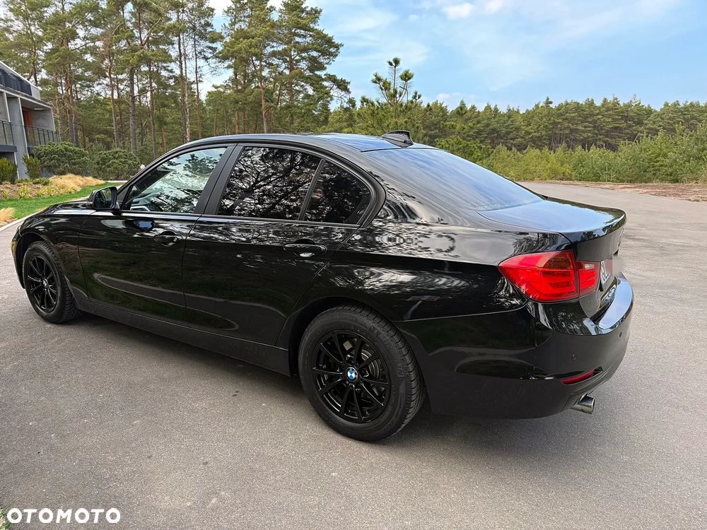 BMW Seria 3 318d - 14