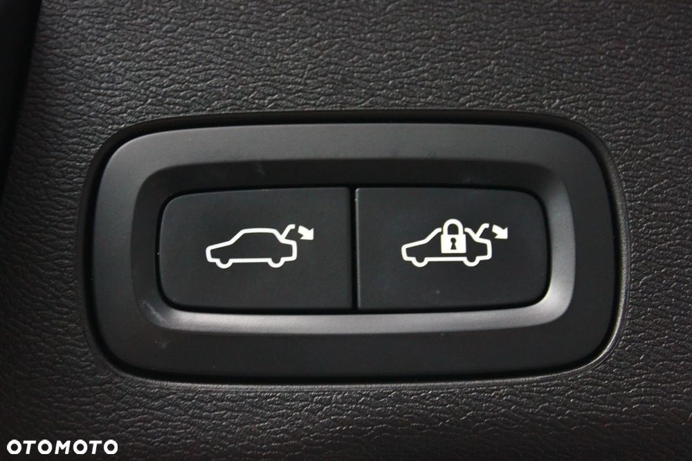 Volvo XC 60 T8 AWD Recharge Geartronic Polestar Engineered - 33