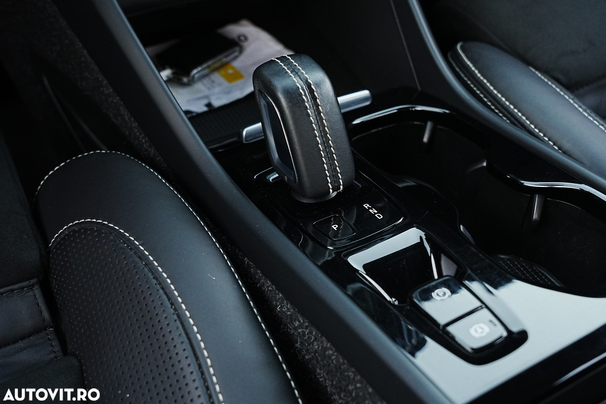 Volvo XC 40 Recharge T5 Twin Engine AT7 R-Design - 9
