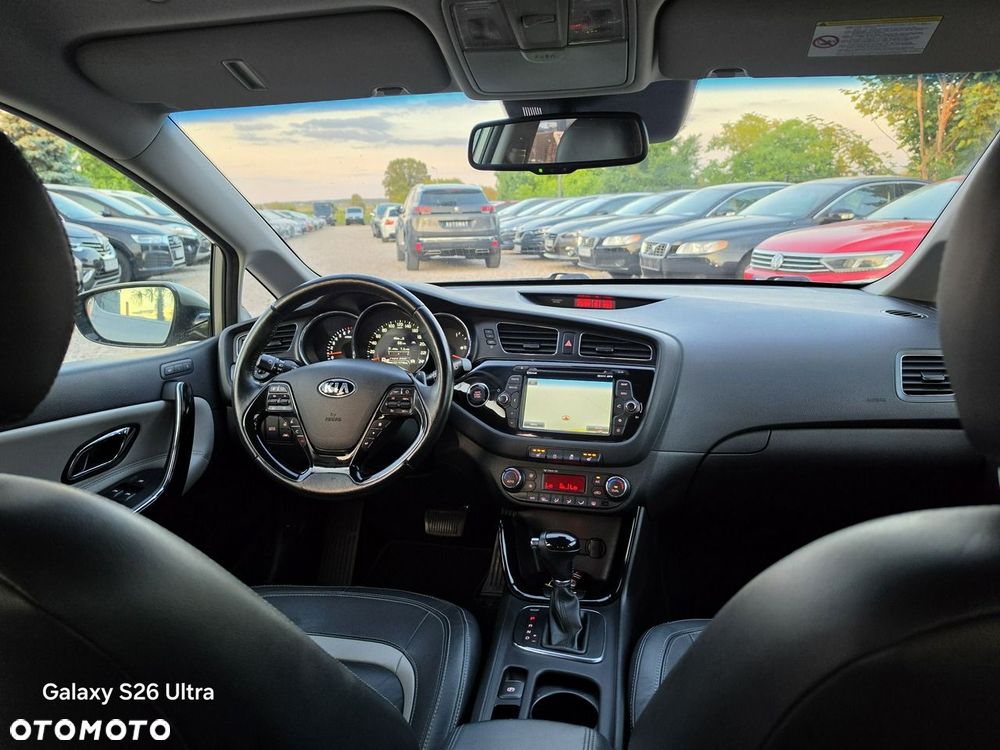 Kia Ceed - 32