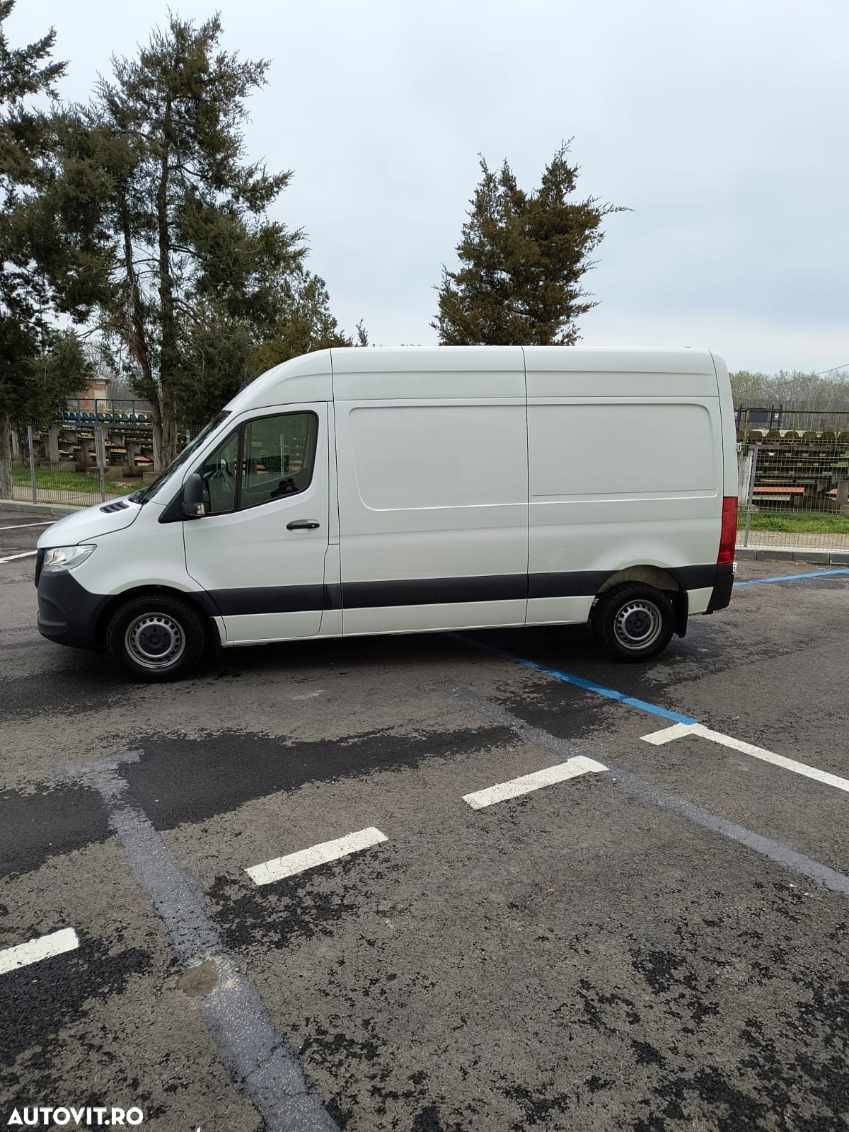 Mercedes-Benz Sprinter - 2