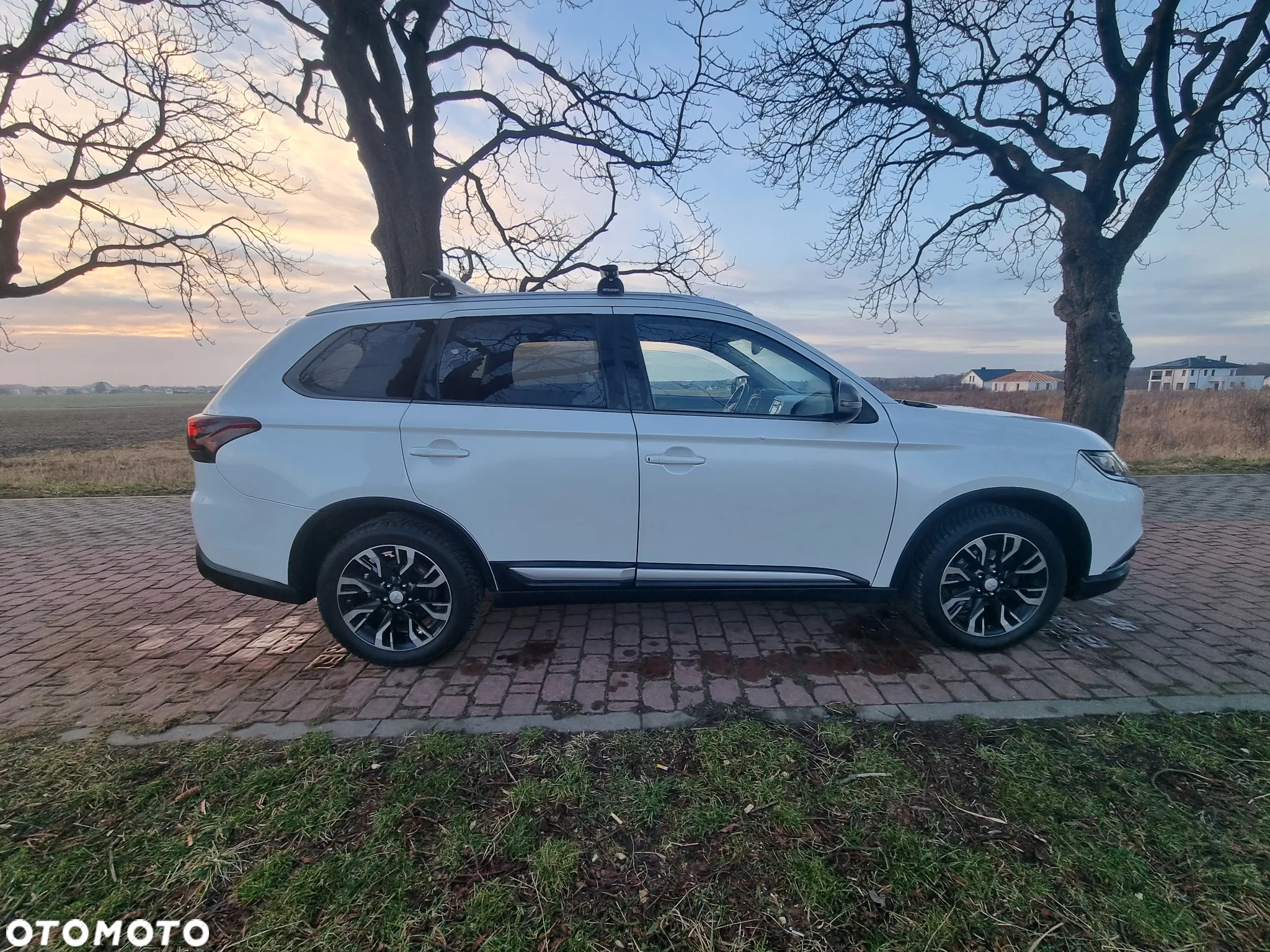 Mitsubishi Outlander 2.2 DID Intense + 4WD - 27