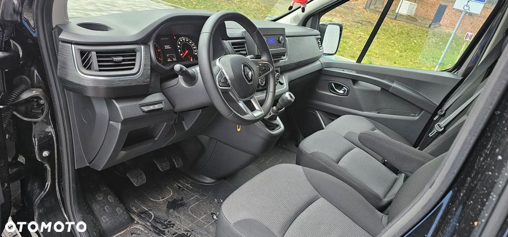Renault Trafic SpaceClass 2.0 dCi - 11