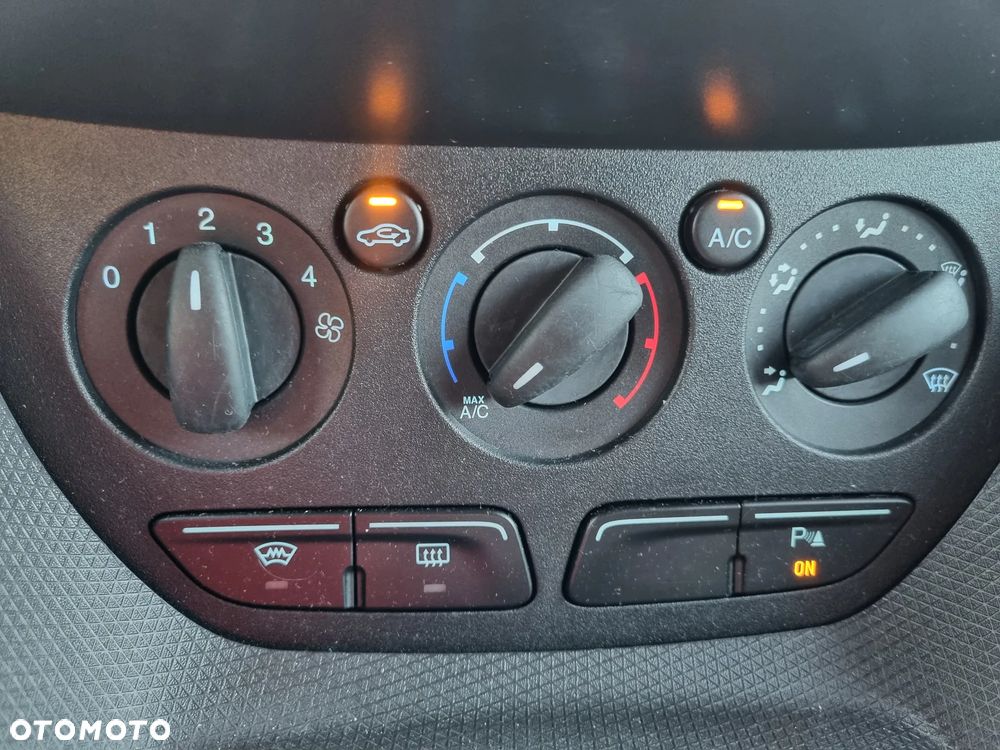 Ford Tourneo Connect Grand - 18