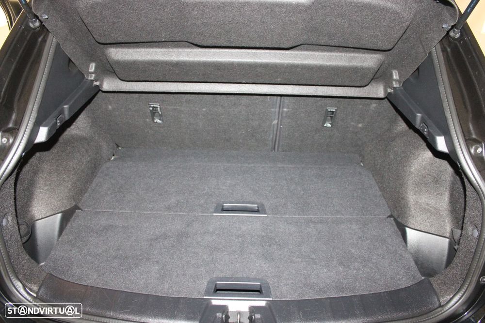 Nissan Qashqai 1.5 dCi N-Connecta Business - 32