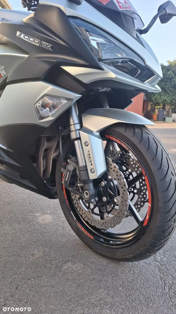 Kawasaki Ninja 1000 SX - 15