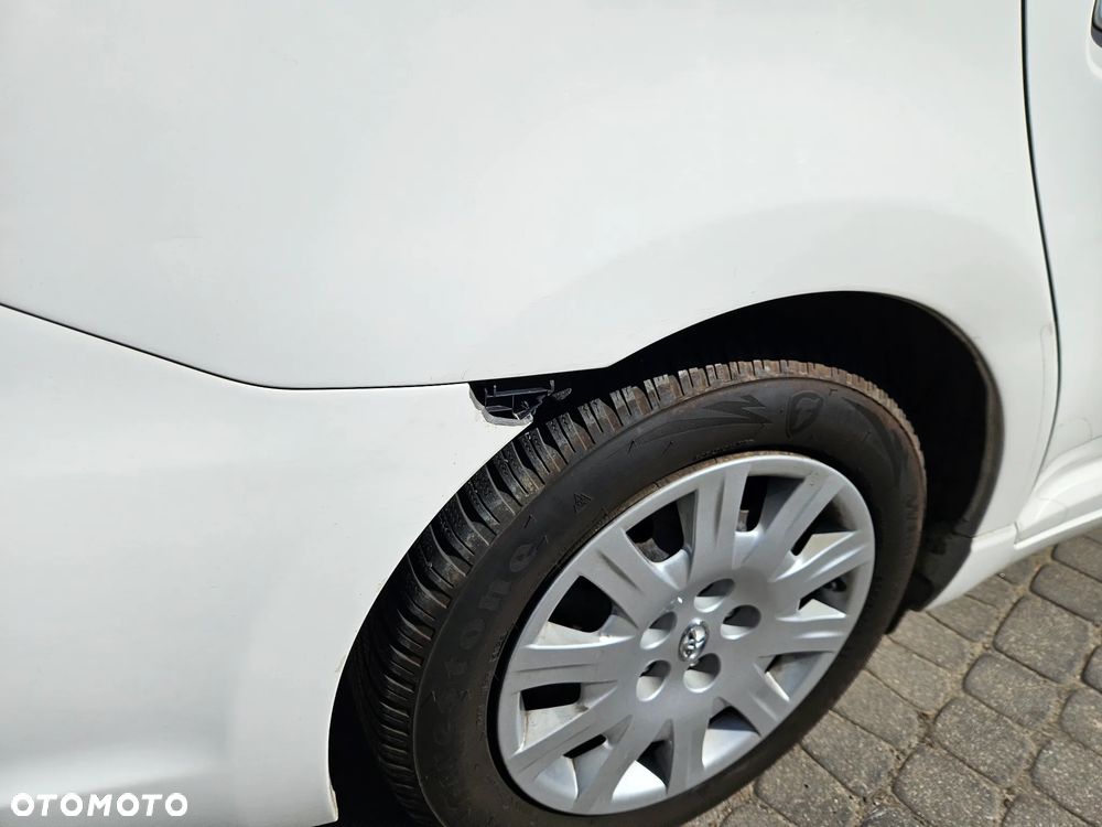 Toyota Avensis 1.6 Active - 6
