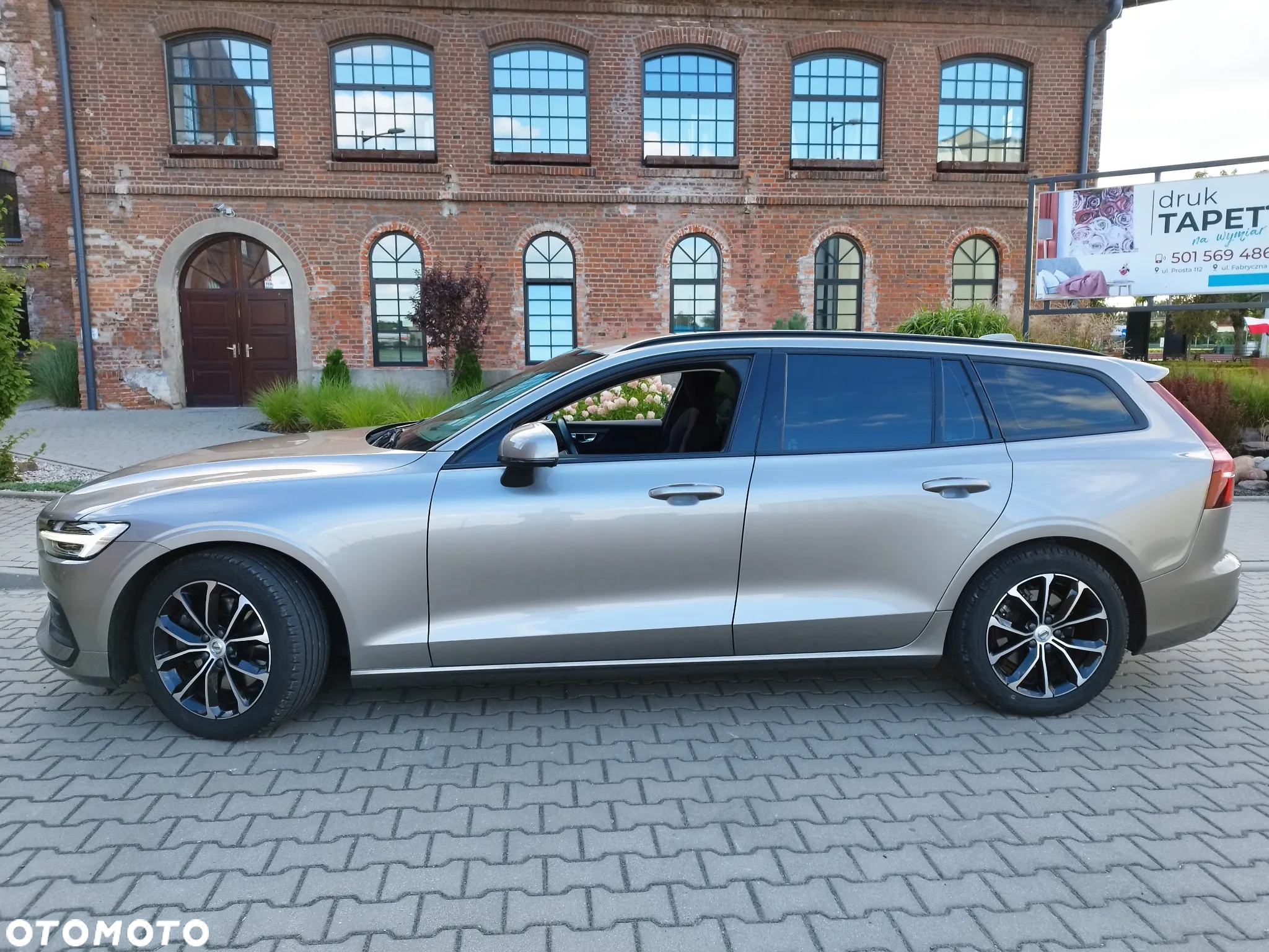 Volvo V60 B3 B DKG Momentum Core - 5