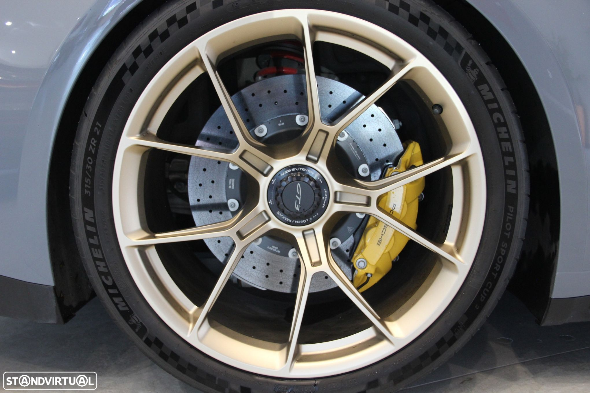 Porsche 911 (992) - 10