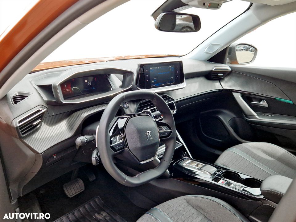 Peugeot 2008 PureTech 130 EAT8 Allure - 17
