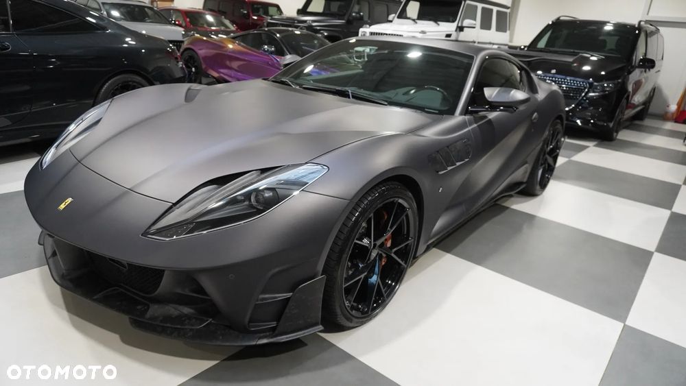 Ferrari 812 Superfast - 10