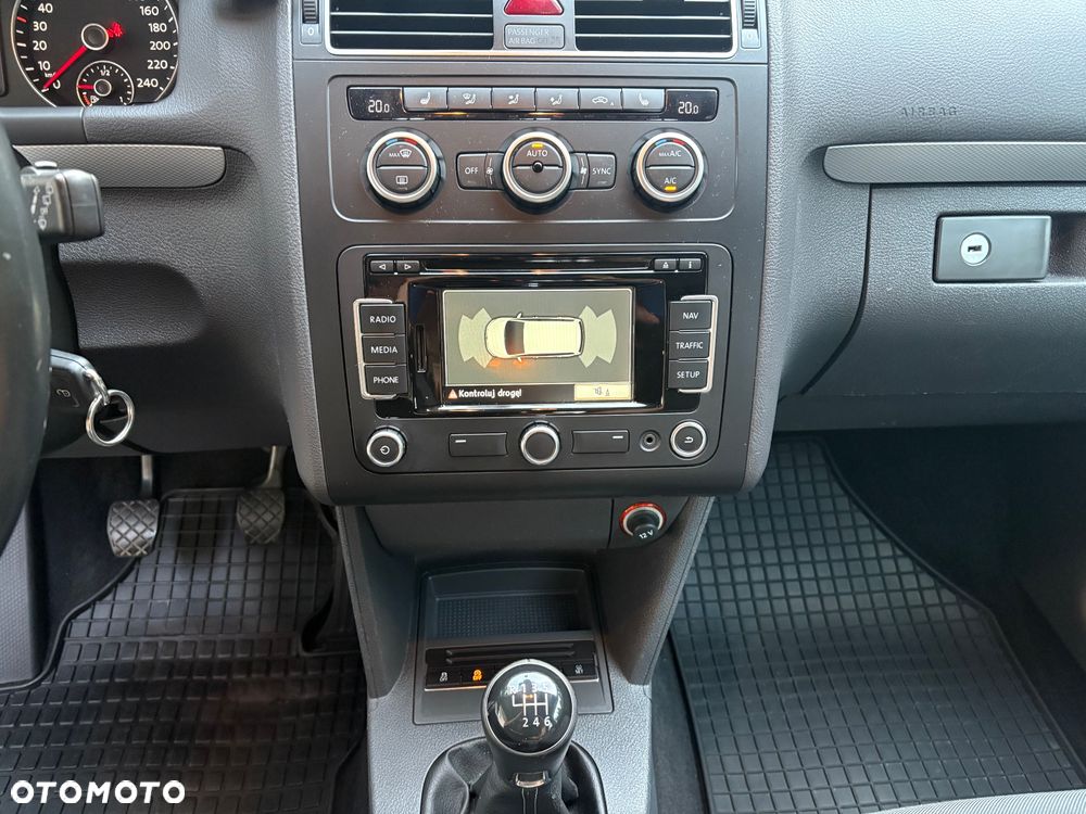 Volkswagen Touran 1.6 TDI DPF BlueMotion Technology Life - 19