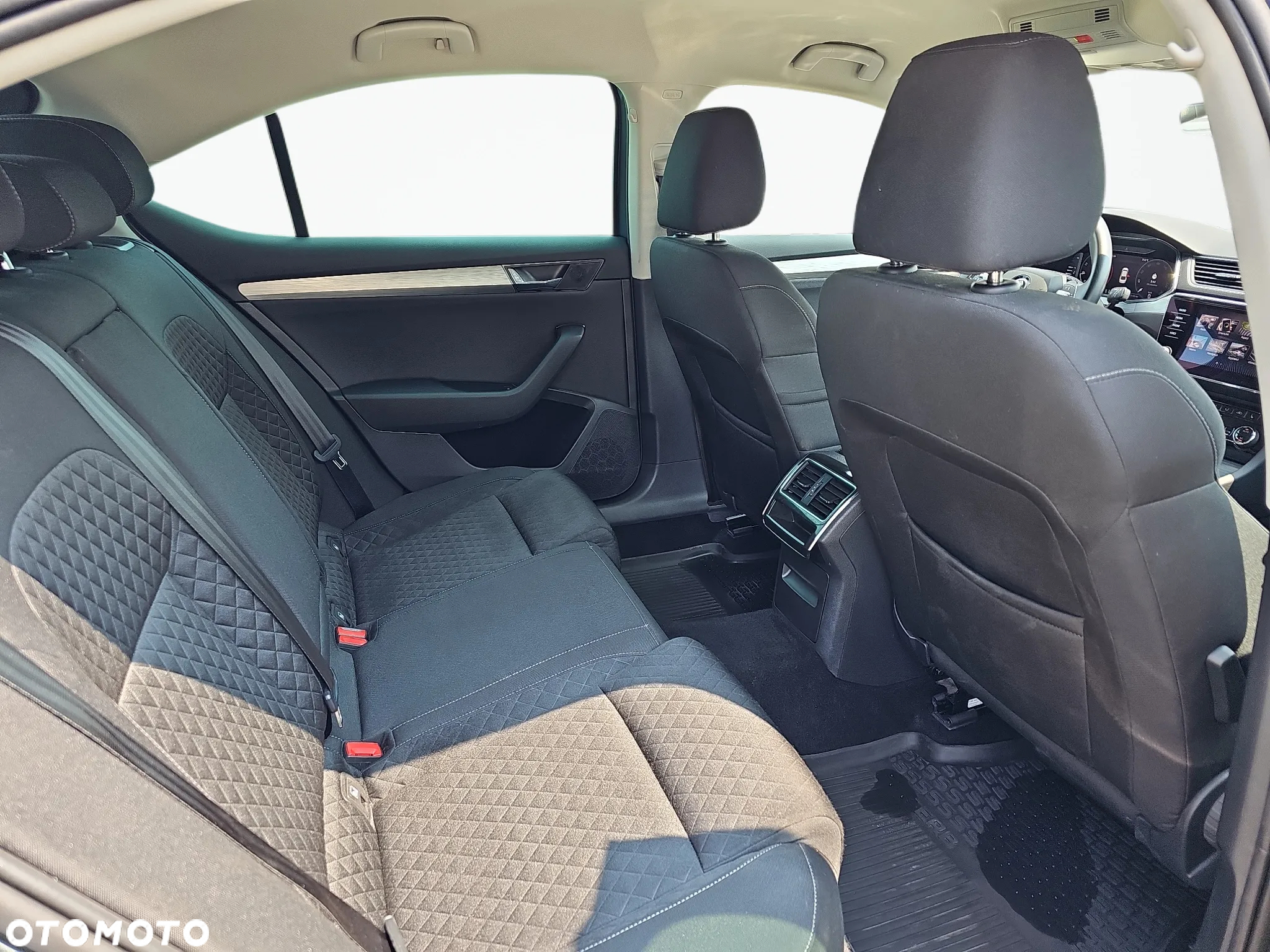Skoda Superb 1.5 TSI Ambition DSG - 11